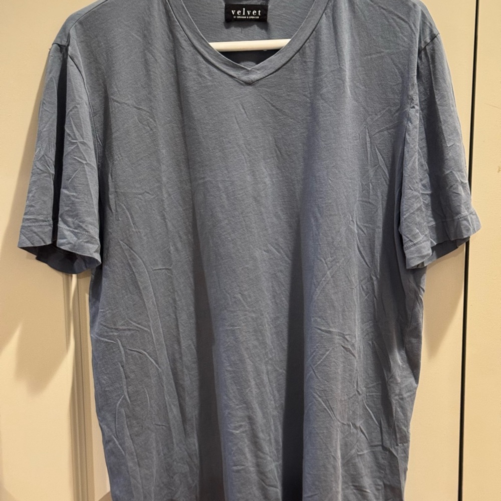 Velvet by Graham & Spencer Men's Slate V-Neck Tee